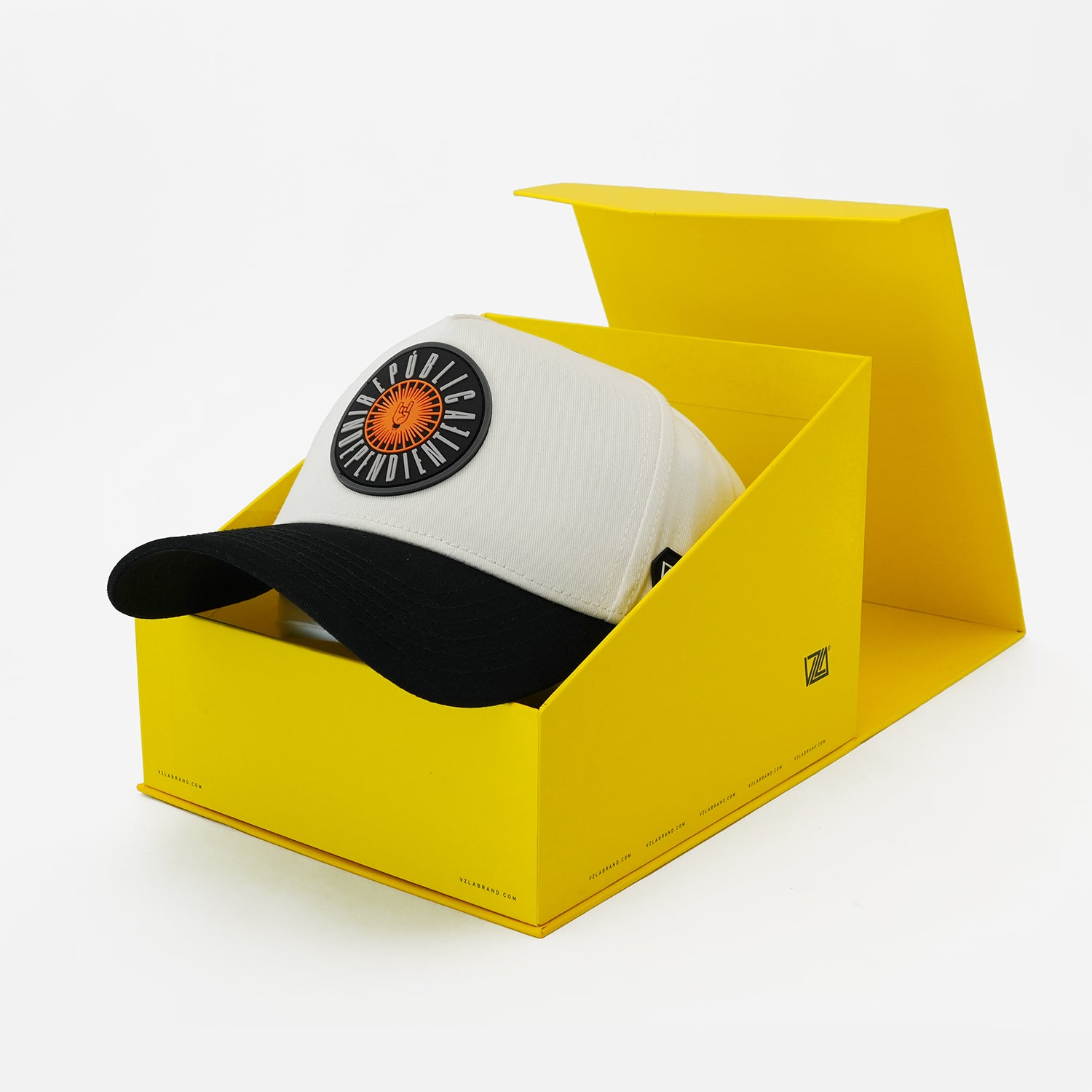 República Independiente – Gorra Edición Limitada Episodio 100 - SOLD OUT