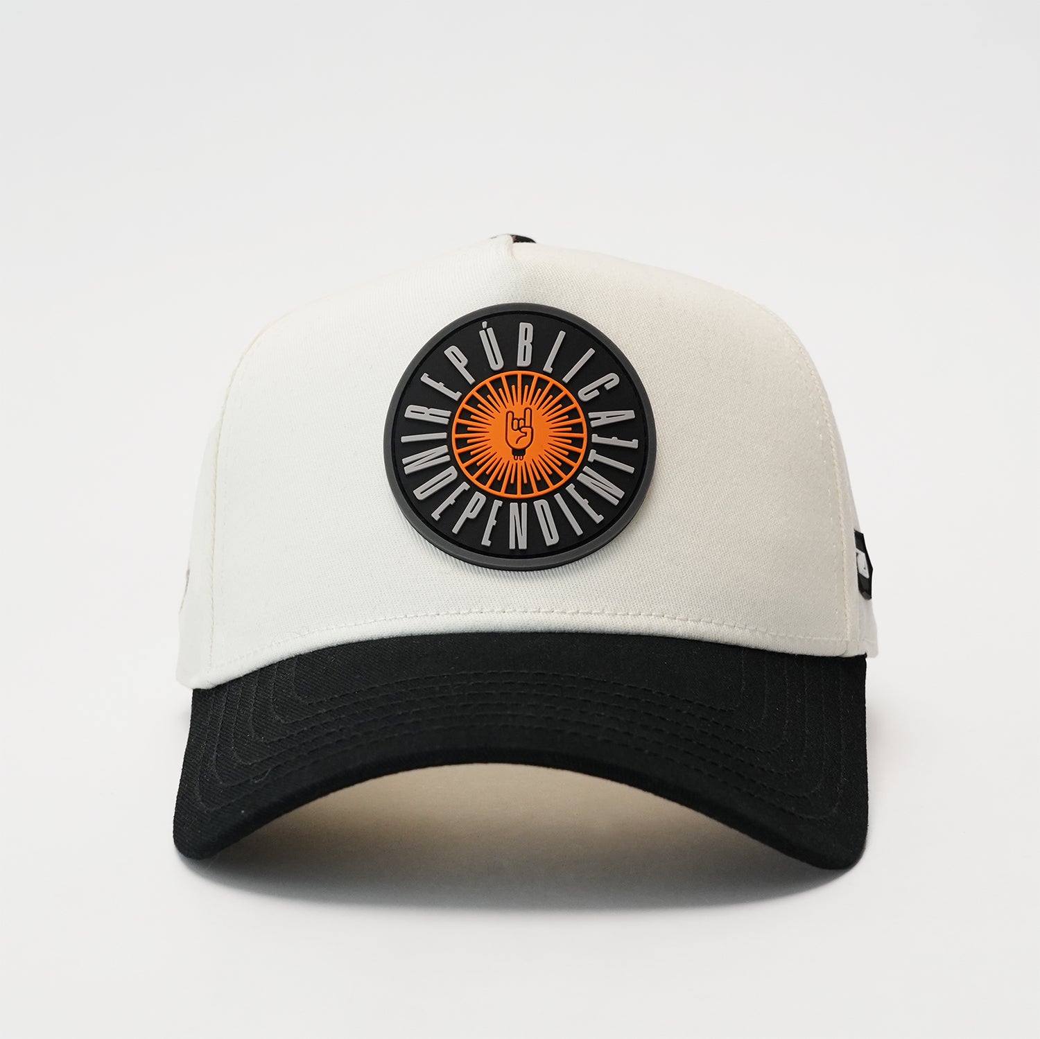 República Independiente – Gorra Edición Limitada Episodio 100 - SOLD OUT